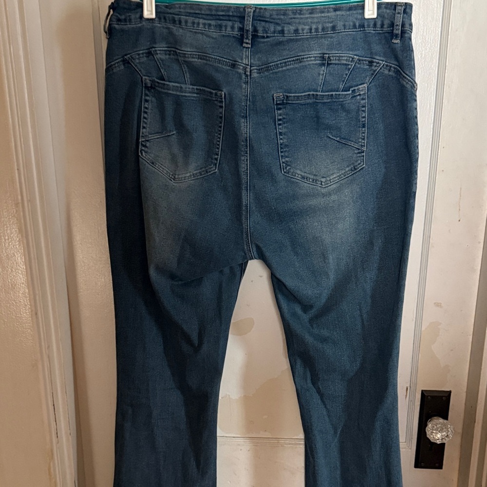 Classic Blue Women's Jeans - Picture 4 of 5